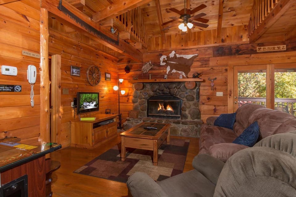 Hawks Nest #1907 House in Gatlinburg