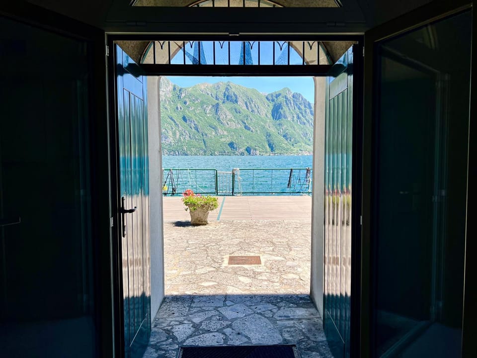 Lakefront Exclusive Apartment with pool Apartment in Province of Brescia