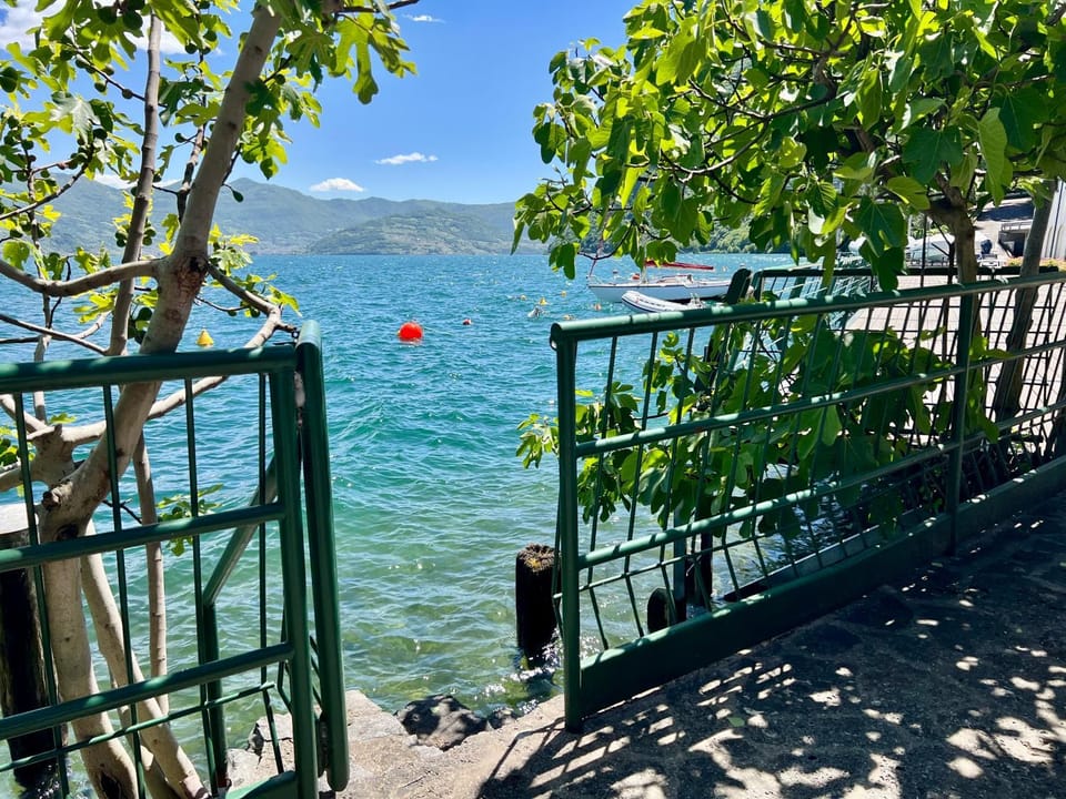 Lakefront Exclusive Apartment with pool Apartment in Province of Brescia