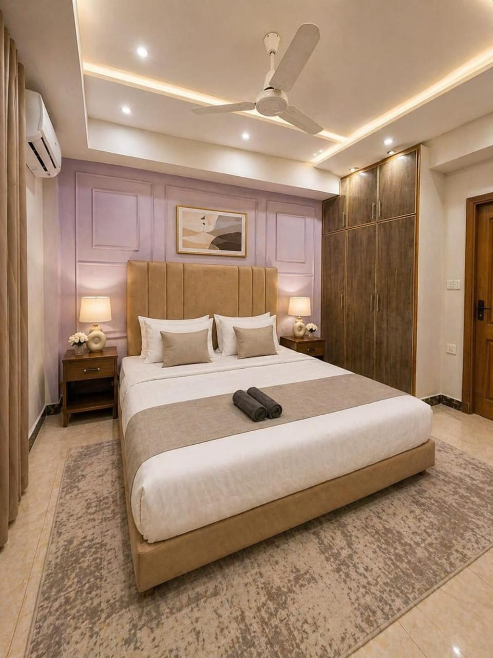 Bed, TV and multimedia, Photo of the whole room, Bedroom, towels, wardrobe, air conditioner