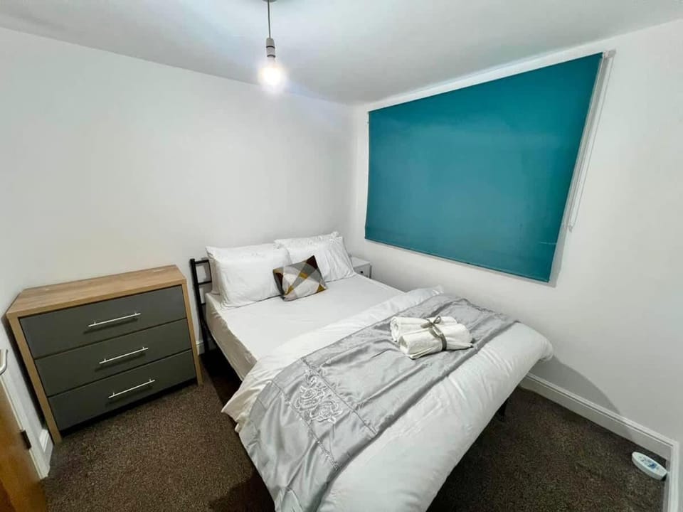 Stylish City Retreat 2 bed room Manchester Flat Apartment in Stretford