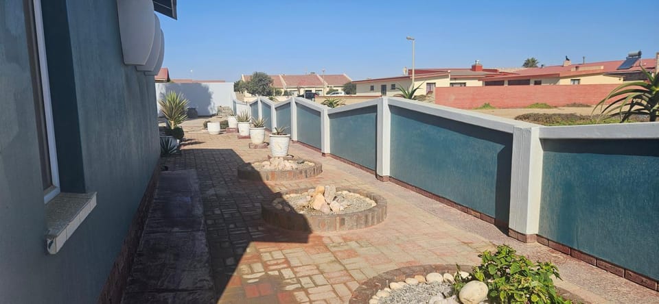 Family Retreat close to the beach House in Namibia