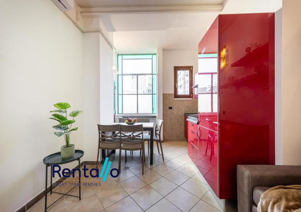 Dining area, kitchen, air conditioner