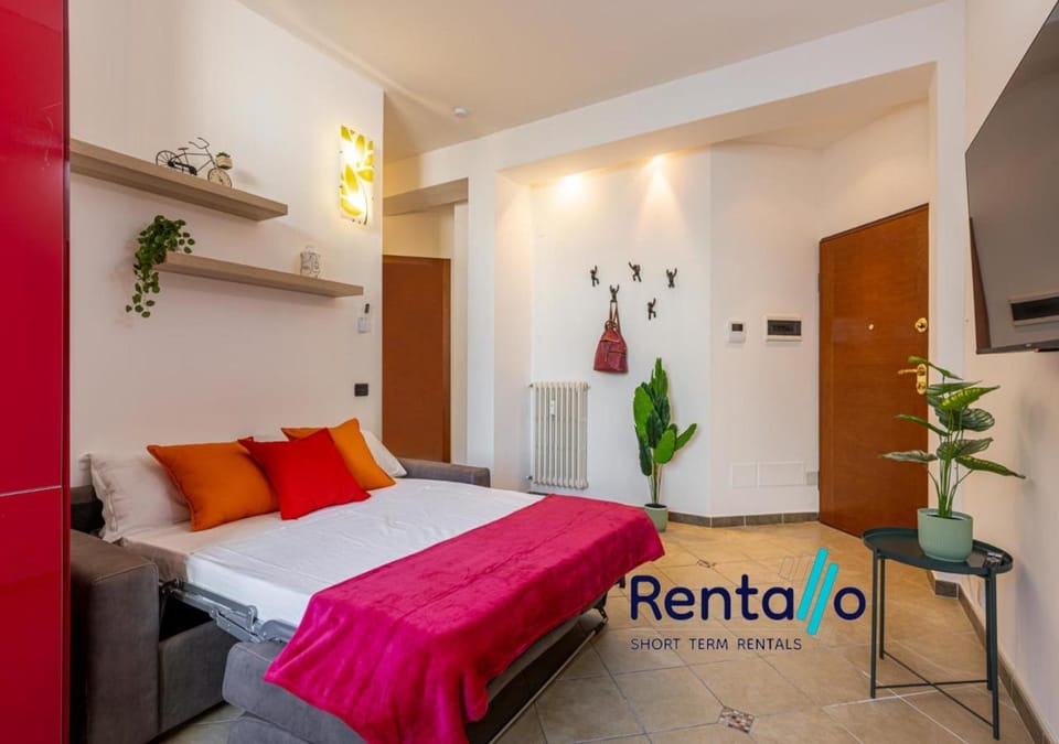 Bed, TV and multimedia, Living room