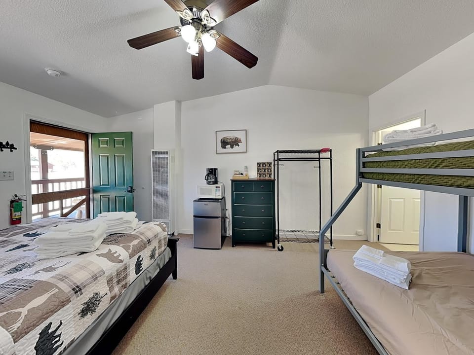 Bed, Bedroom, bunk bed, furniture, towels