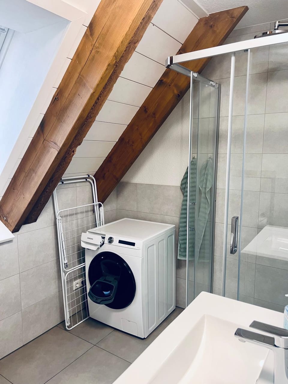 Shower, Bathroom, washing machine