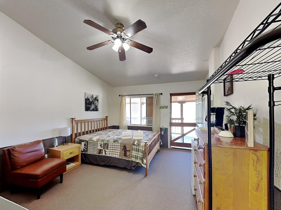 Bed, Balcony/Terrace, Seating area, Bedroom, bunk bed, furniture