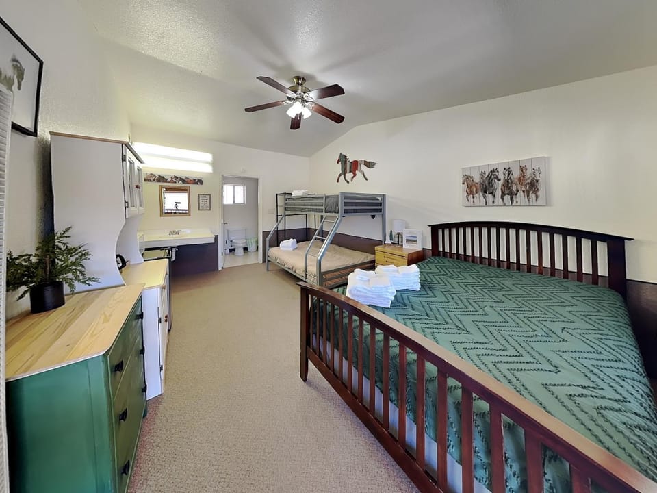Bed, Bedroom, bunk bed, furniture, towels