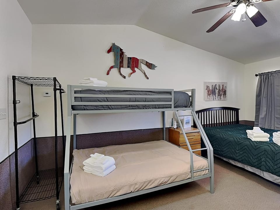 Bed, Bedroom, bunk bed, towels, wardrobe