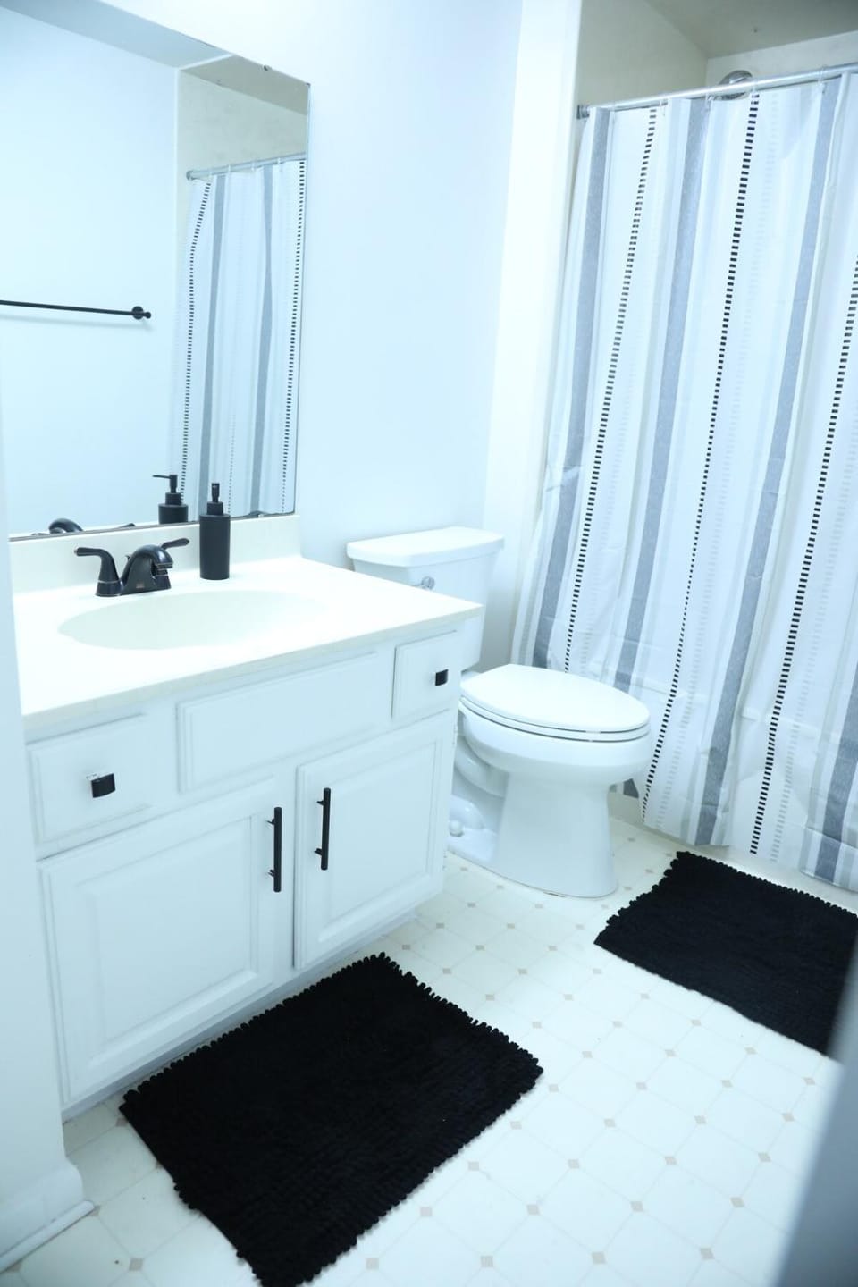 Cozy Tampa Getaway Near Everything, Free Parking House in Town N Country
