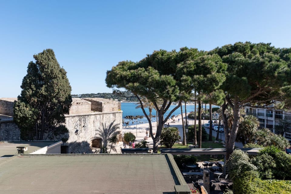 Natural landscape, View (from property/room), Landmark view, Sea view