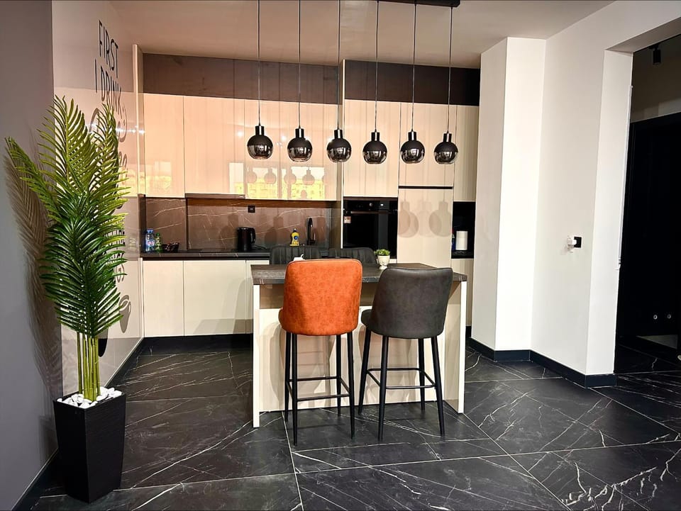 Kitchen or kitchenette, Seating area, Dining area, minibar, stove
