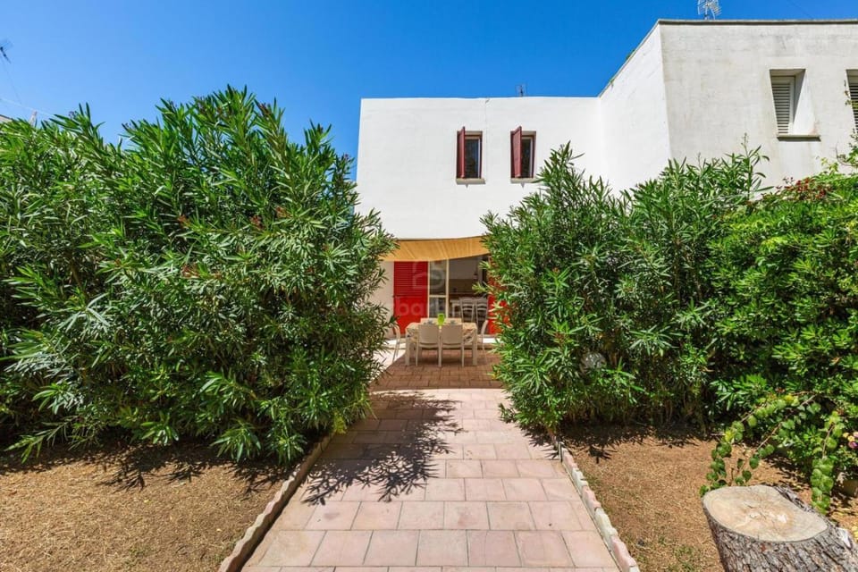 Property building, Garden, Garden view