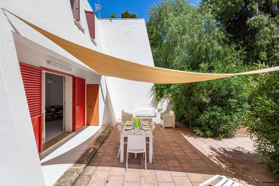 Property building, Spring, Garden, Dining area, Garden view