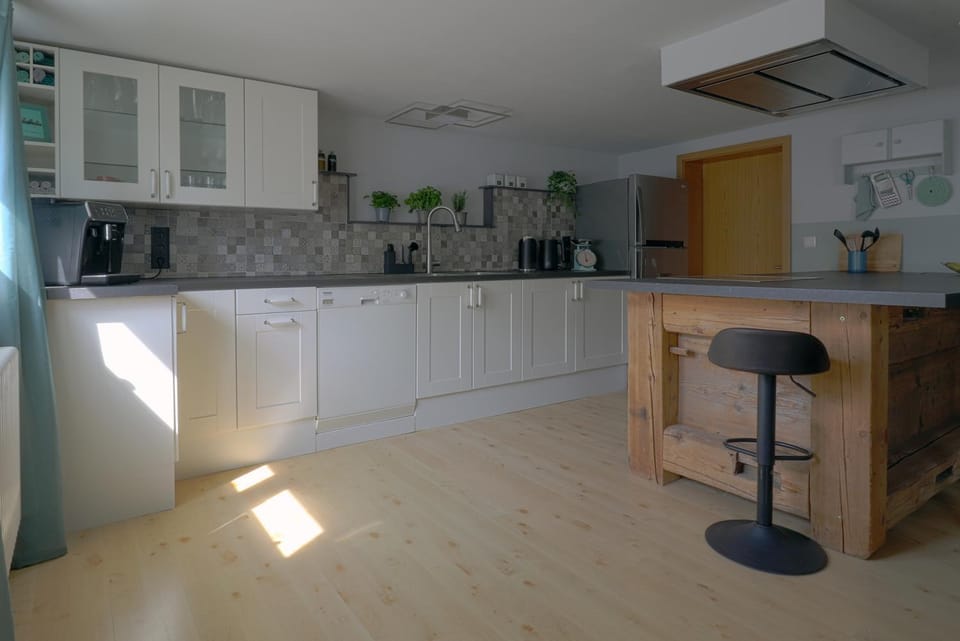 Kitchen or kitchenette, kitchen