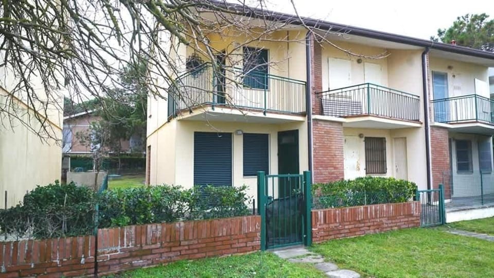 Property building, Garden, Garden view