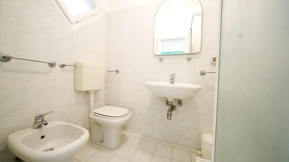 Shower, Toilet, Bathroom, bidet