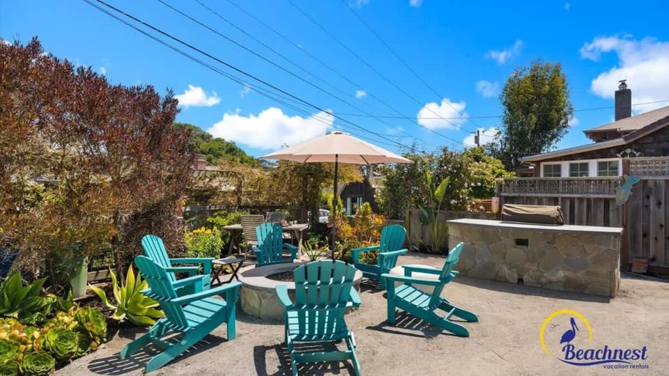 Beachcrest Cottage in Twin Lakes House in Santa Cruz
