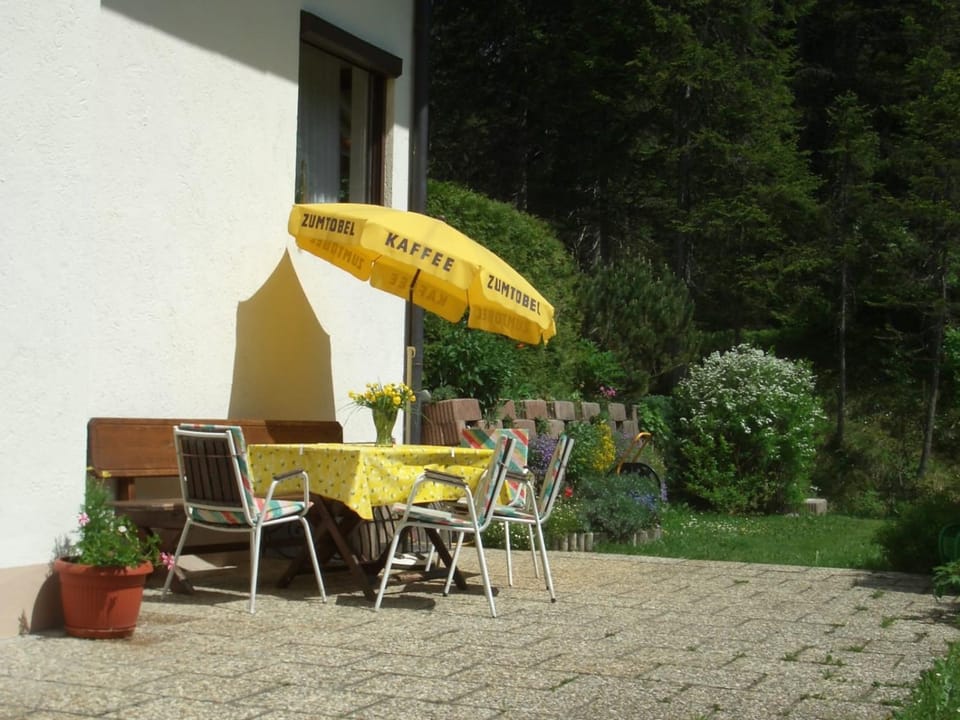 Spring, Garden, Balcony/Terrace, Dining area, Garden view