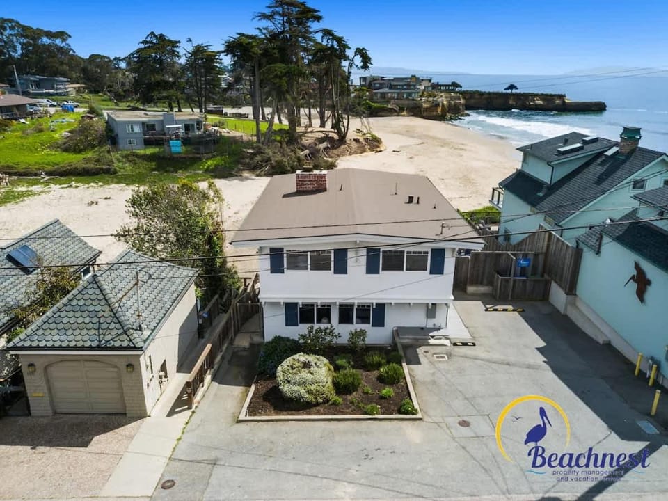 Bay Watch Beach House House in Santa Cruz