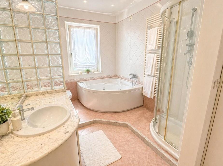 Shower, Toilet, Bathroom, Bath, bidet