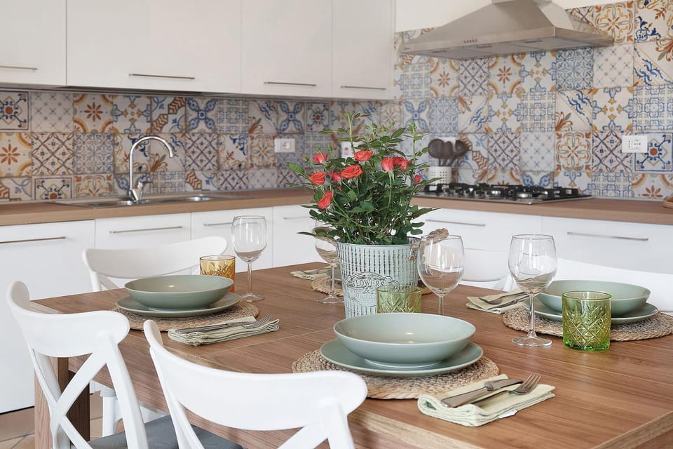 Property building, Kitchen or kitchenette, Living room