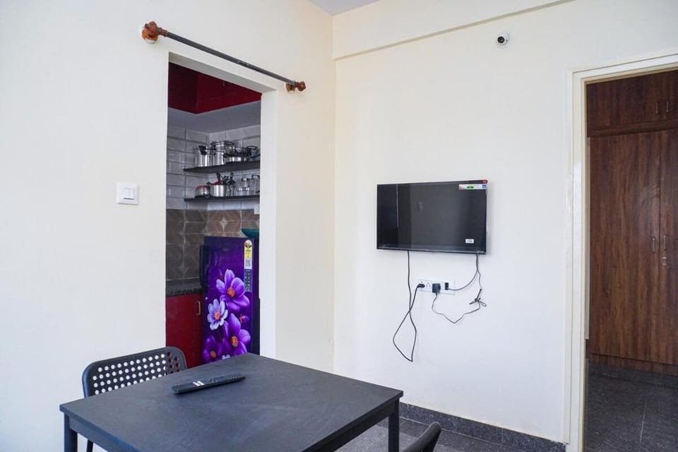 Cozy 1bhk 2km From Hosa Road Metro with lift 204 Apartment in Bengaluru