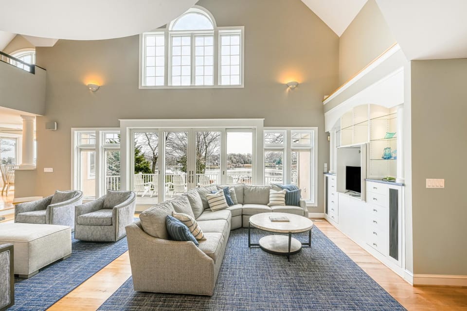 Beautiful waterfront home on The Chesapeake Bay with private dock & beach access House in Anne Arundel County