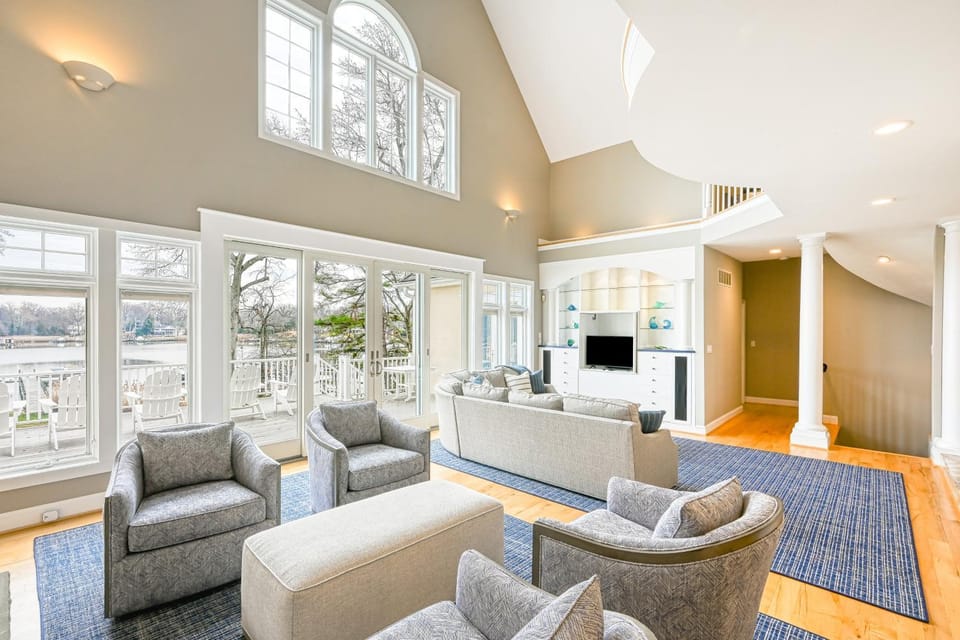 Beautiful waterfront home on The Chesapeake Bay with private dock & beach access House in Anne Arundel County