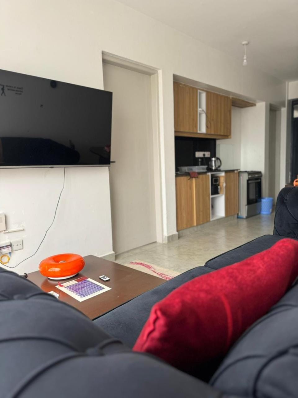Communal lounge/ TV room, TV and multimedia, Kitchen or kitchenette, Living room, Seating area, Dining area, Evening entertainment, oven, stove