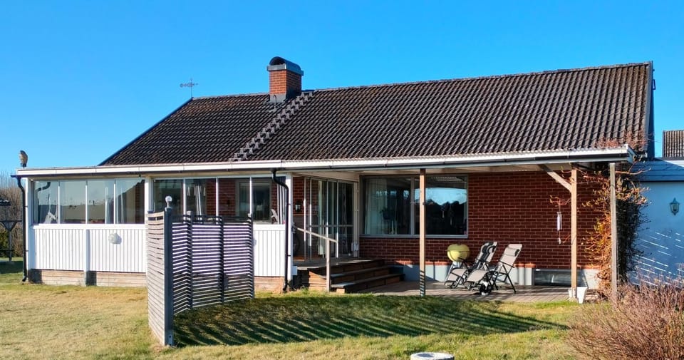 Property building, Patio, Spring, Day, Garden, Balcony/Terrace, Garden view