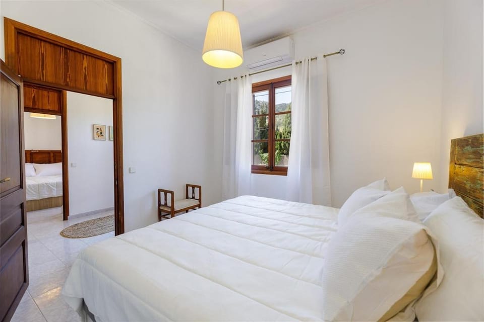 Casa Cati, right on the beach in Puerto de Sóller House in Port de Sóller