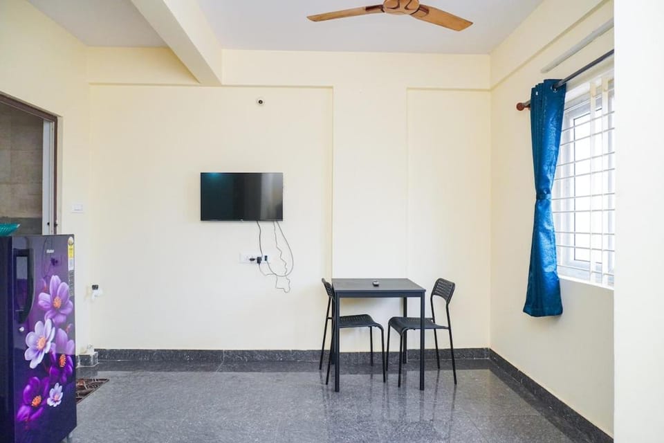 Cozy 1bhk 2km From Hosa Road Metro 303 Apartment in Bengaluru