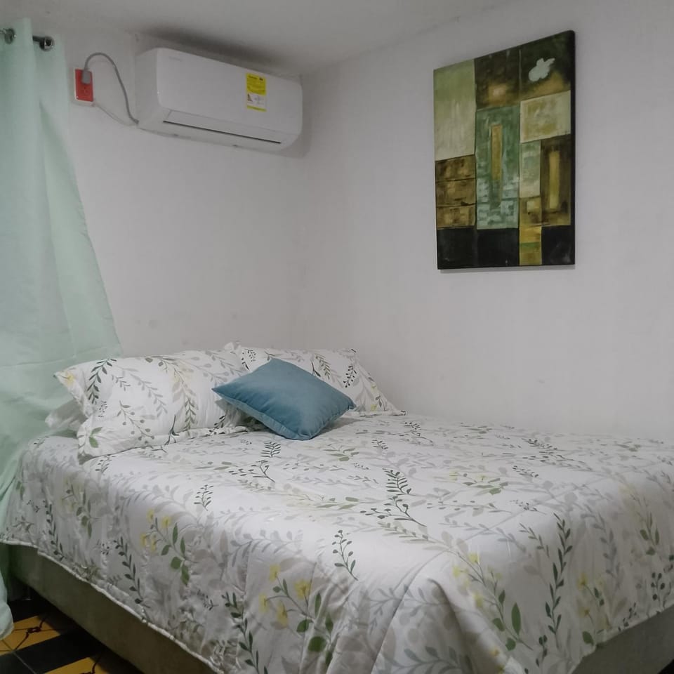 Bedroom, air conditioner