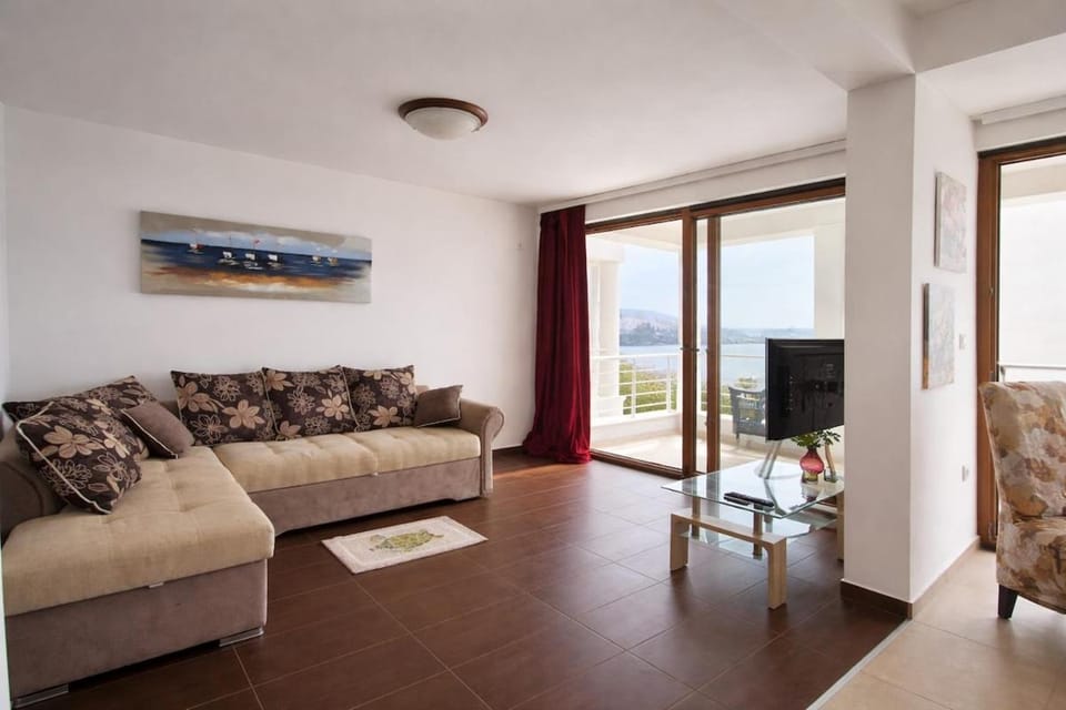 Coastal Apartment with Terrace & Pool Apartment in Ulcinj Municipality