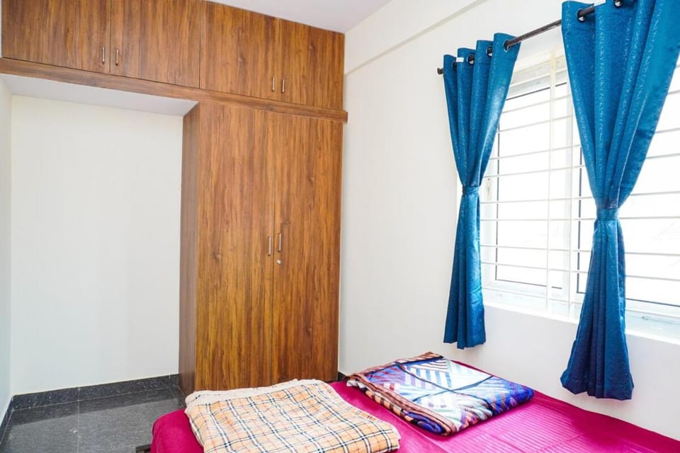 Cozy 1bhk 2km From Hosa Road Metro 302 Apartment in Bengaluru