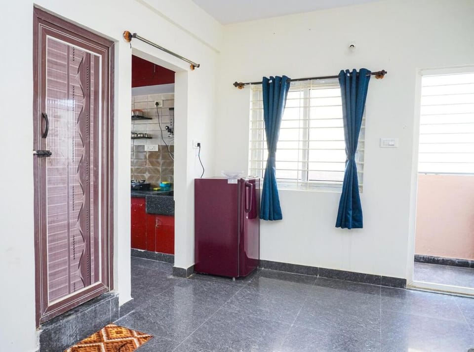 Cozy 1bhk 2km From Hosa Road Metro 302 Apartment in Bengaluru