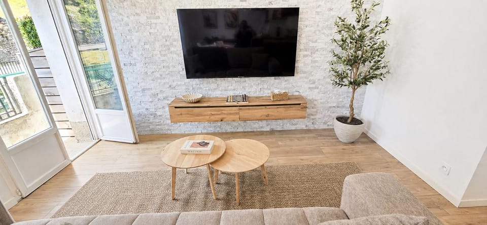 Aux portes du sanctuaire, 4-min a pied du sanctuaire et gare Apartment in Lourdes