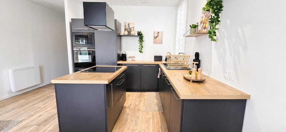 Aux portes du sanctuaire, 4-min a pied du sanctuaire et gare Apartment in Lourdes