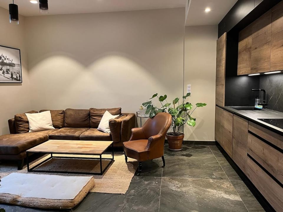 Urban Design 6 people near dowtown with air conditioning & Netflix Apartment in Nice