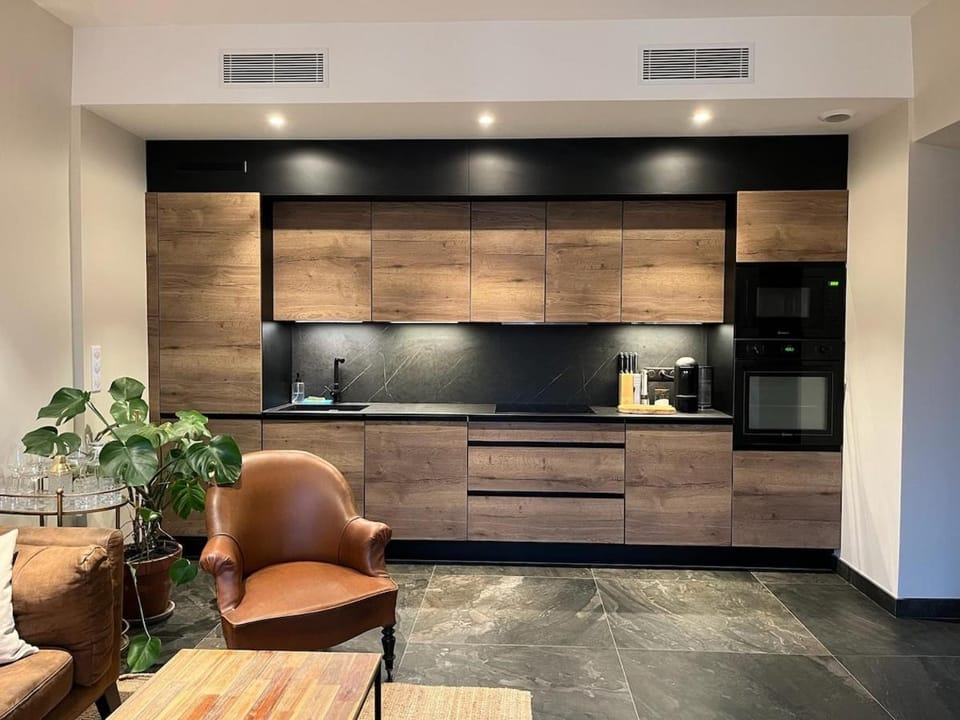 Urban Design 6 people near dowtown with air conditioning & Netflix Apartment in Nice