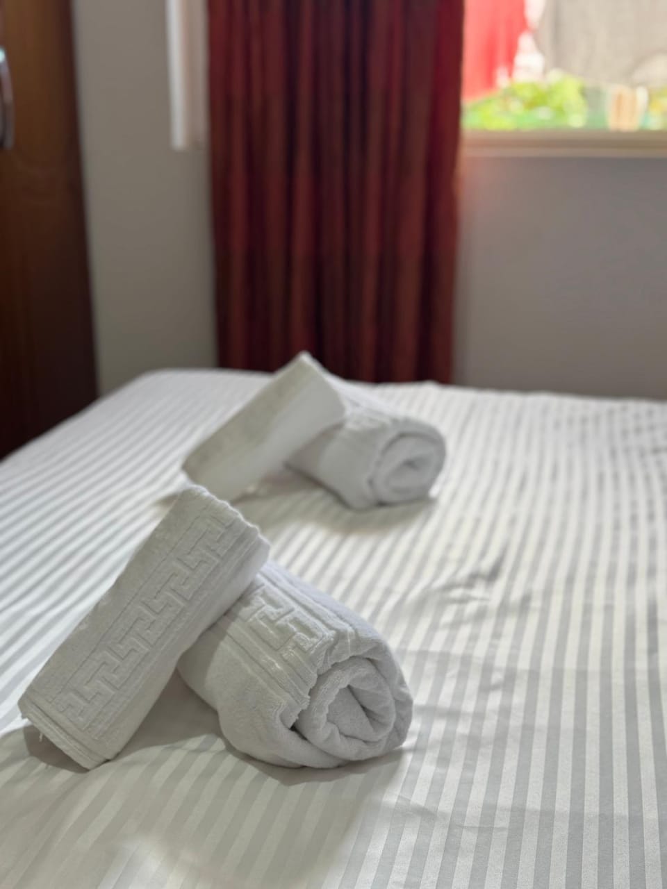 Bedroom, towels