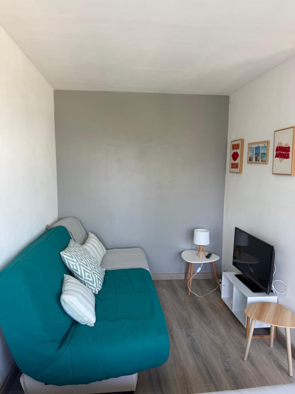 TV and multimedia, Seating area