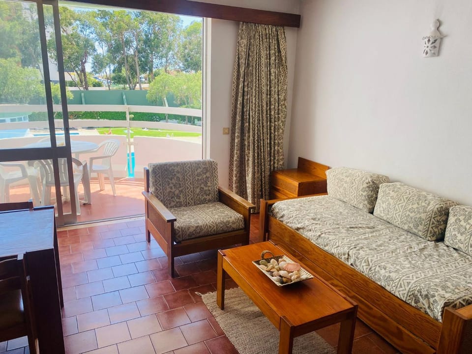 Communal lounge/ TV room, Garden, View (from property/room), Balcony/Terrace, Living room, Seating area, Garden view, Pool view, Swimming pool
