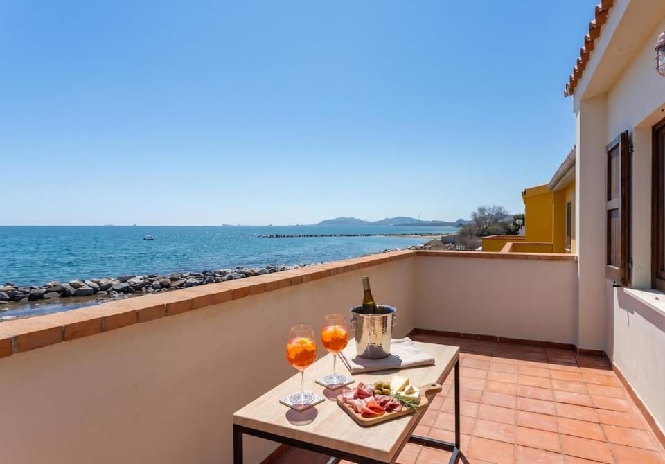 Property building, Balcony/Terrace, Sea view