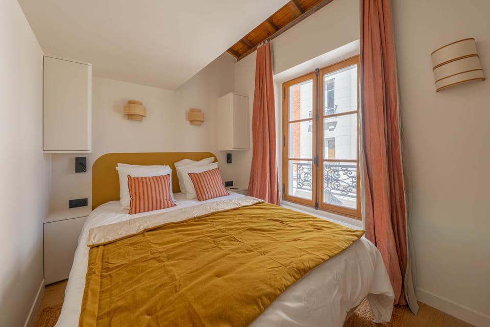 Sous les Toits de Montmartre Apartment in Paris