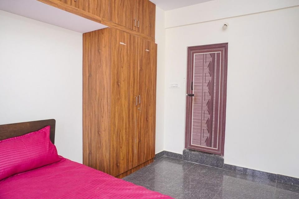 Cozy 1bhk 2km From Hosa Road Metro 201 Apartment in Bengaluru