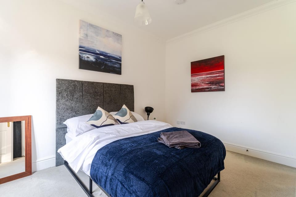 Spacious 3 Bed Apartment for Contractors and Families Apartment in Bristol
