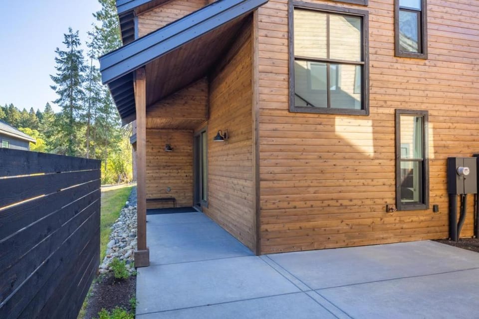 Cabin, Bonus Suite, Suncadia Pool Access Cabin in Roslyn