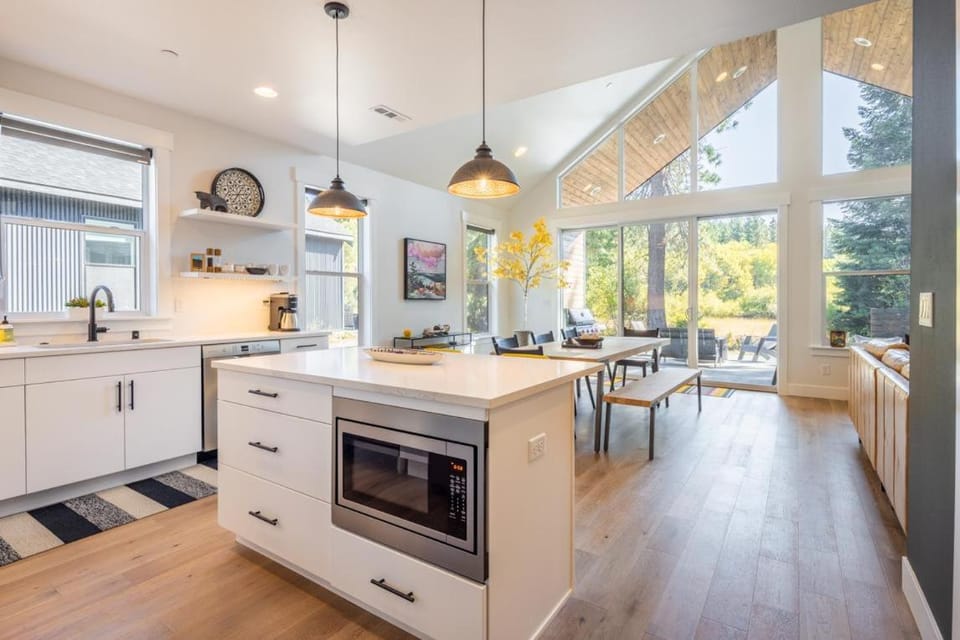 Cabin, Bonus Suite, Suncadia Pool Access Cabin in Roslyn
